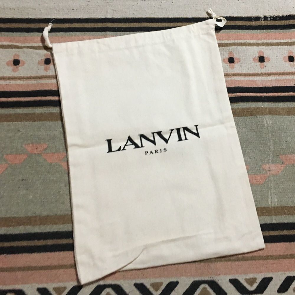 Lanvin White Dustbag medium 11” x 15”
Good for travel with shoes heels sneakers